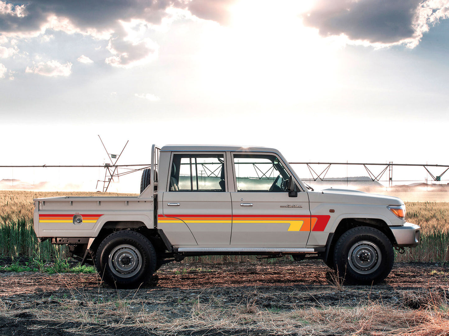 70 Series Land Cruiser Decal Body Stripe Kit (Ballina) - 79 Series Dual Cab (2012-)